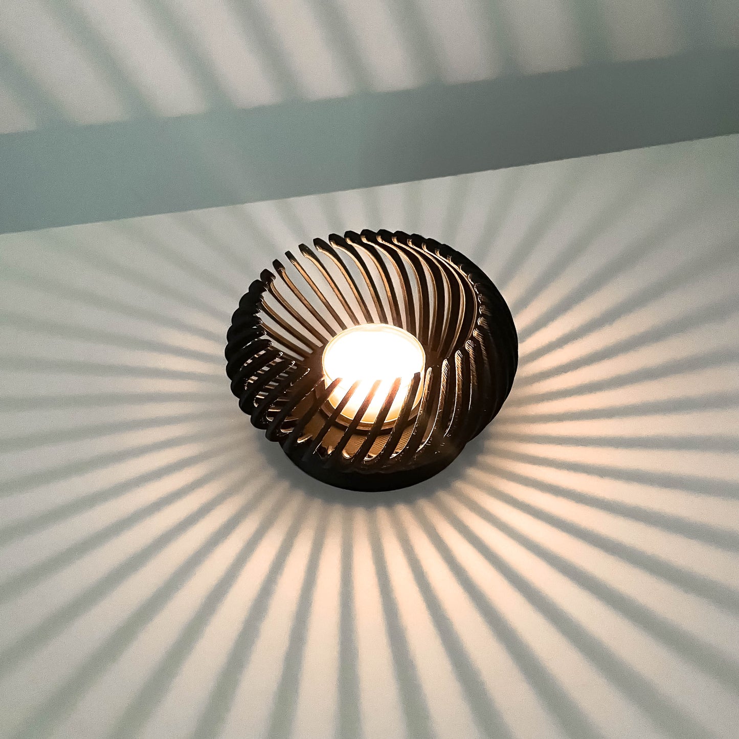 Akla Tealight Candle Holder