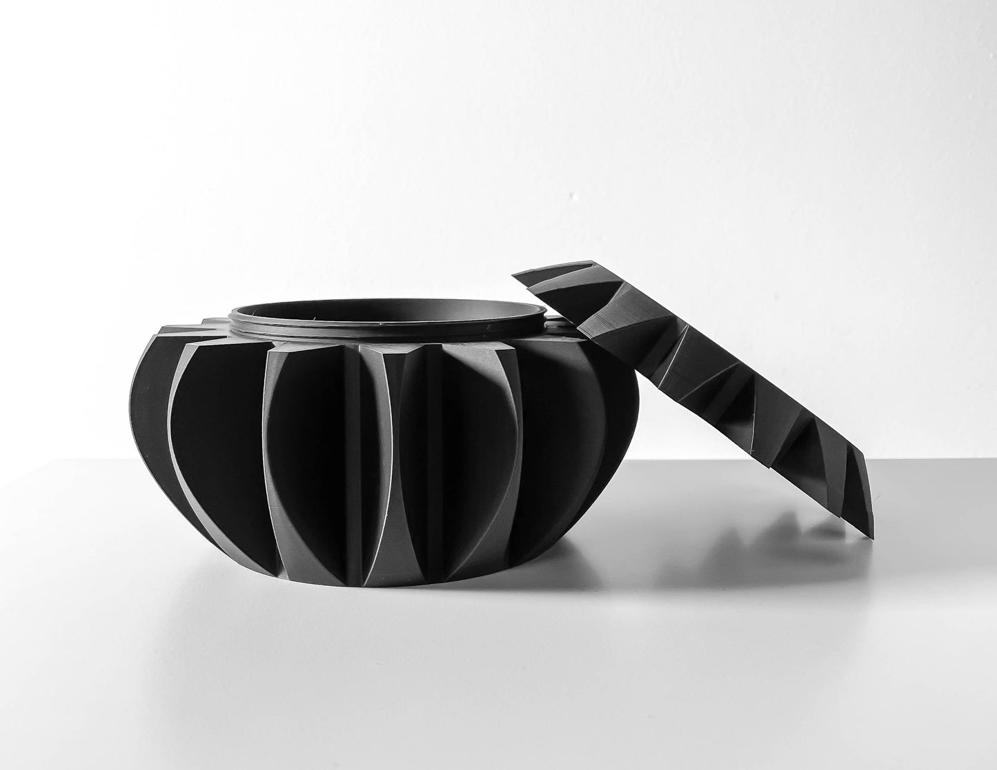 Kire Storage Container